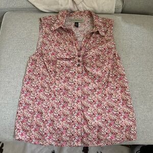 Women’s sleeveless top